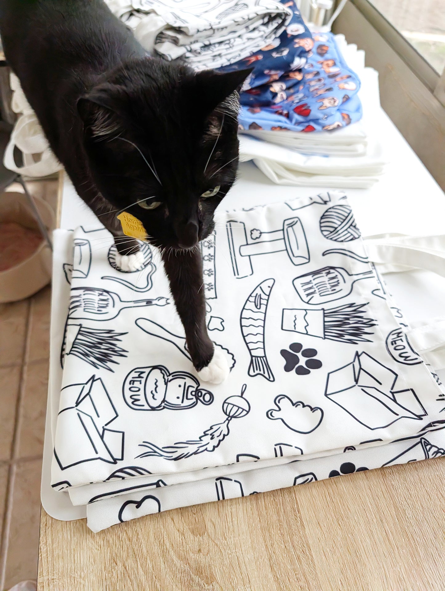 Pet Lover Pattern Tote Bag – Illustrated Dog & Cat Everyday Essentials