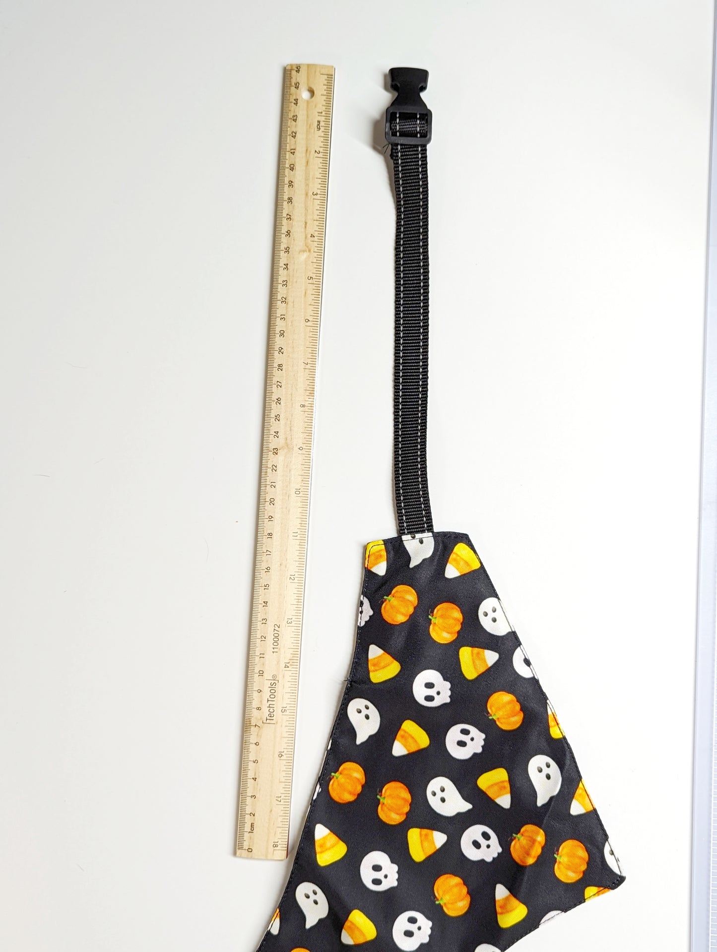 Halloween Dog Bandana – Double-Sided, Waterproof, Adjustable Buckle | Ghost, Pumpkin & Skull Pattern