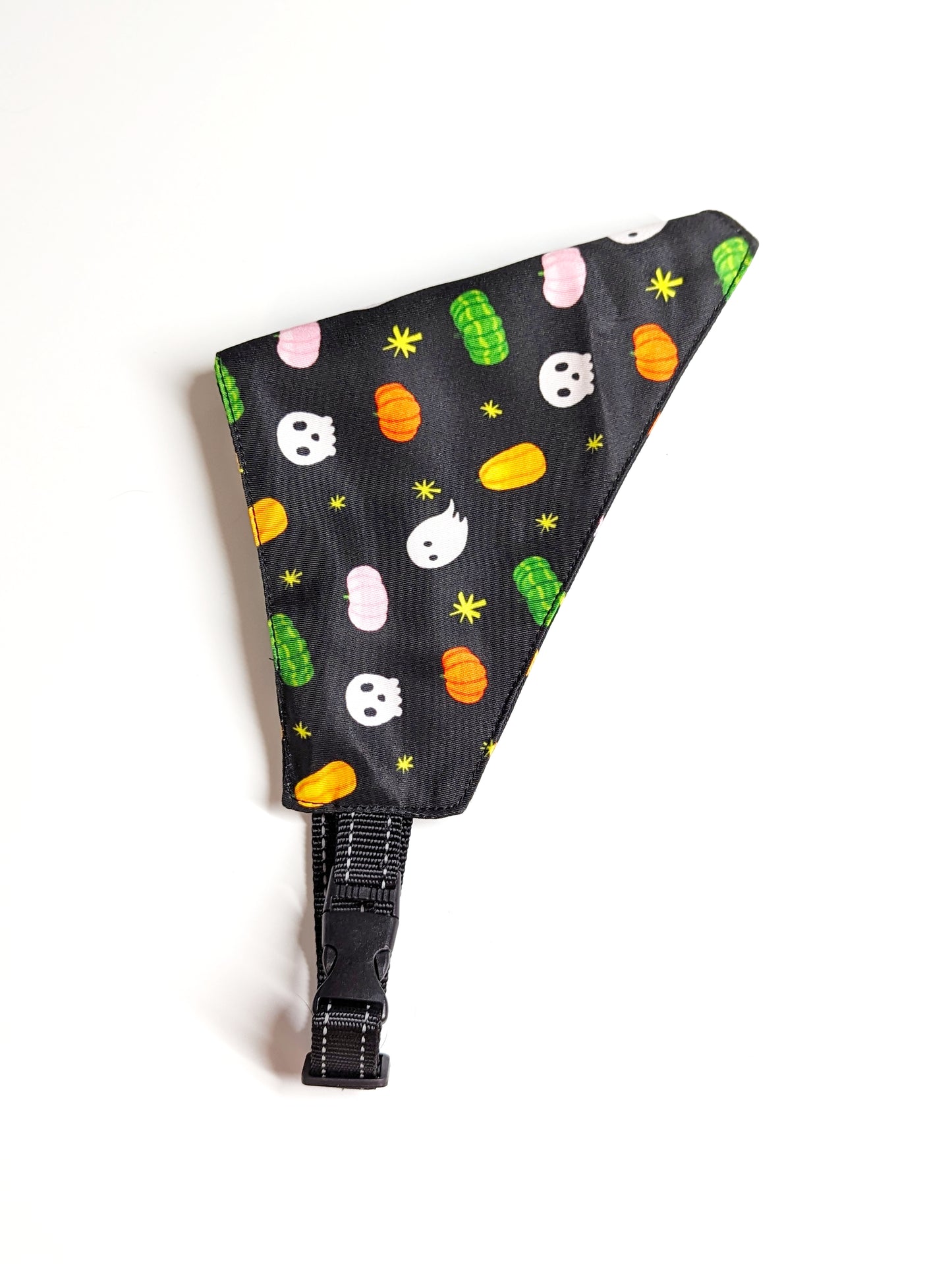 Halloween Dog Bandana – Double-Sided, Waterproof, Adjustable Buckle | Kawaii Ghost, Pumpkin, Skull & Star Pattern