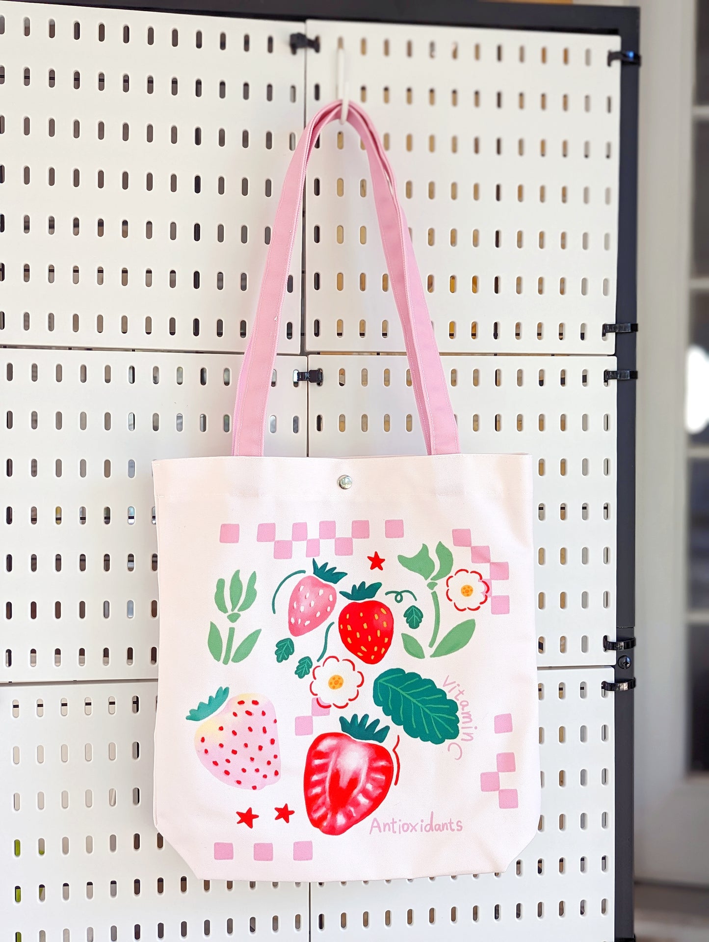 Strawberry 🍓 Lover tote bag
