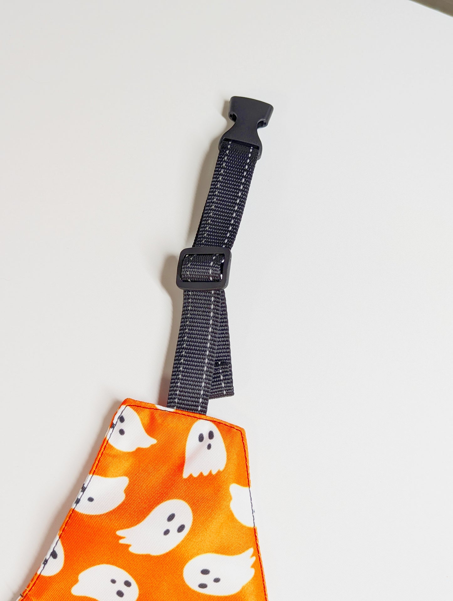 Halloween Dog Bandana – Double-Sided, Waterproof, Adjustable Buckle | Ghost Pattern
