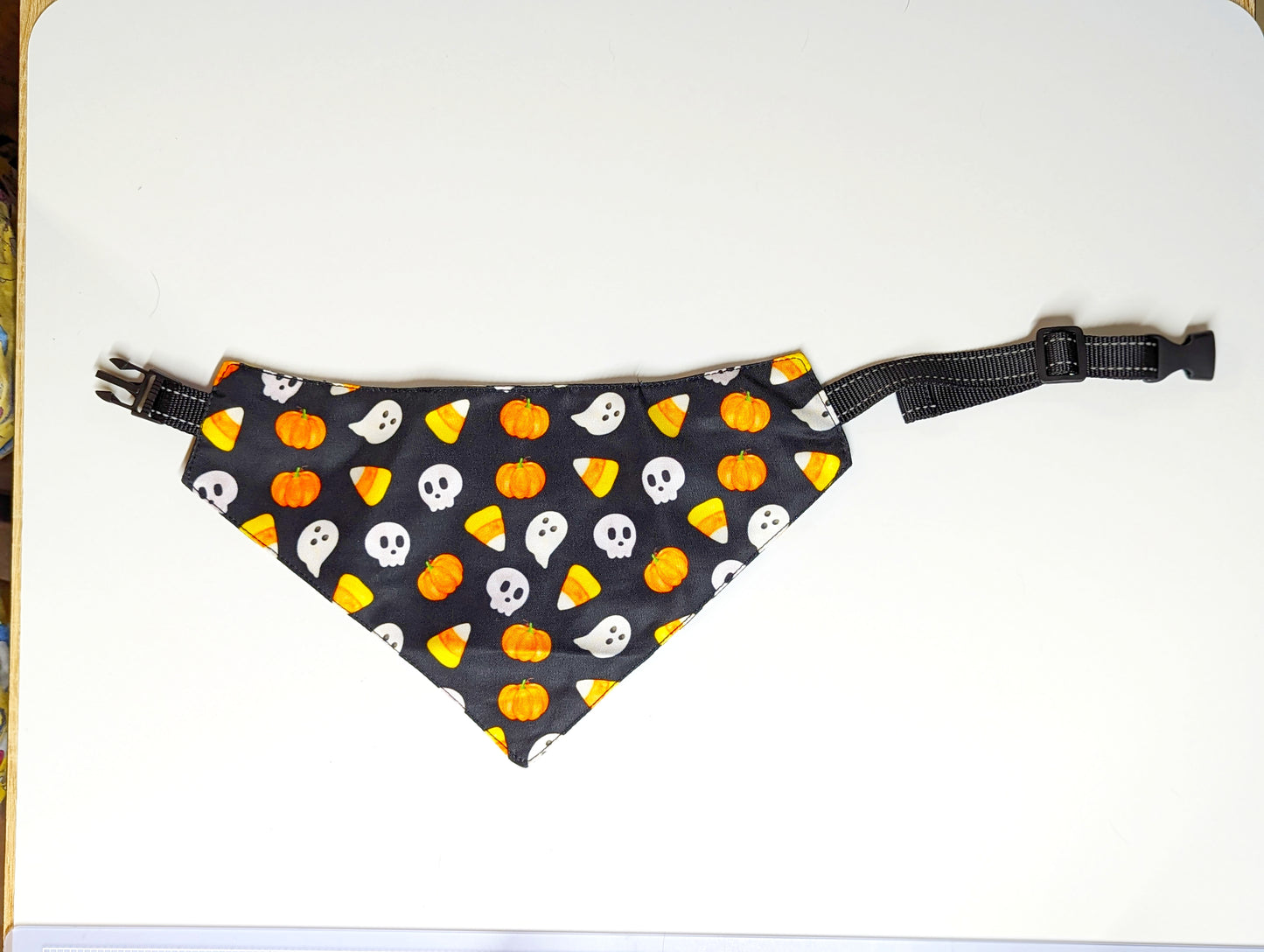 Halloween Dog Bandana – Double-Sided, Waterproof, Adjustable Buckle | Ghost, Pumpkin & Skull Pattern